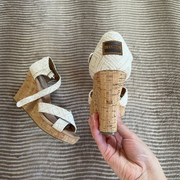 Toms Sienna Woven Cork Wedge Sandals - Picture 9 of 11